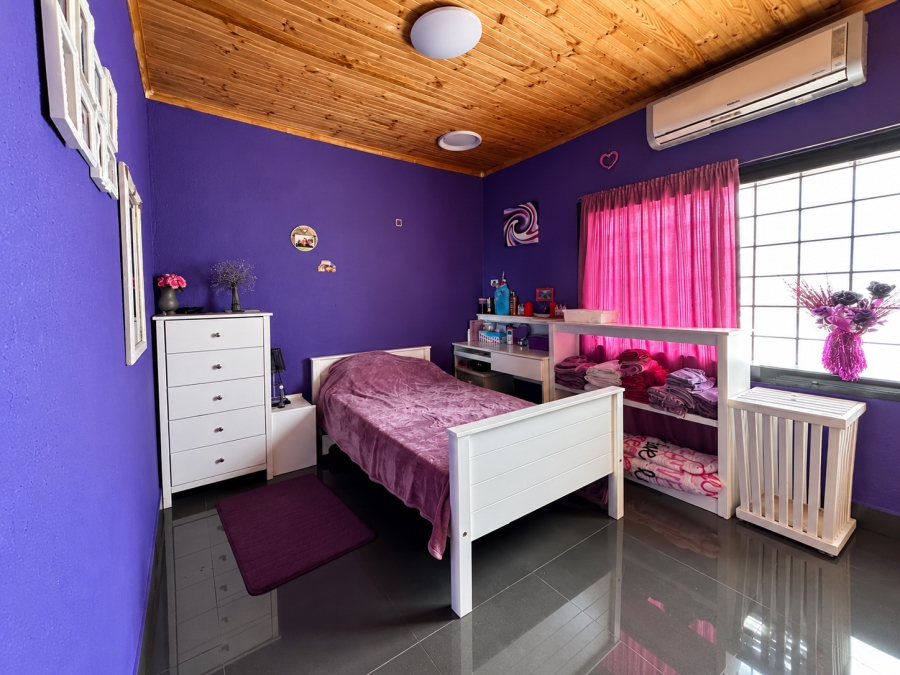5 Bedroom Property for Sale in Protea Heights Western Cape